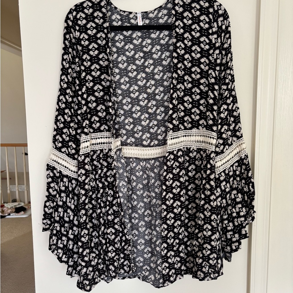 Black and White Patterned Kimono